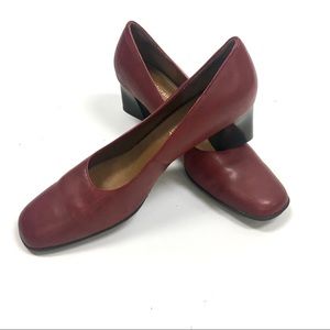 Pretty Naturalizer Cognac Pumps with 2” Heels 9 N